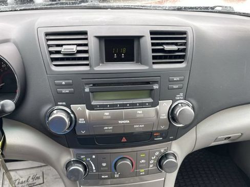 Used 2011 Toyota Highlander 4WD image 17