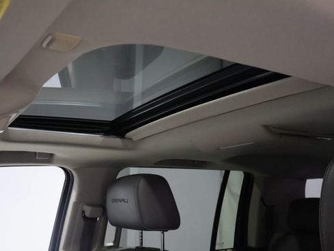 Used 2016 GMC Yukon XL Denali w/ Open Road Package image 11