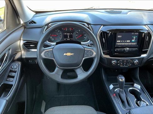 Used 2018 Chevrolet Traverse LS image 5