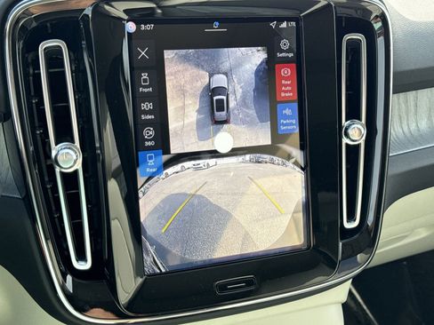 New 2026 Volvo XC40 B5 Plus w/ Protection Package Premier image 25