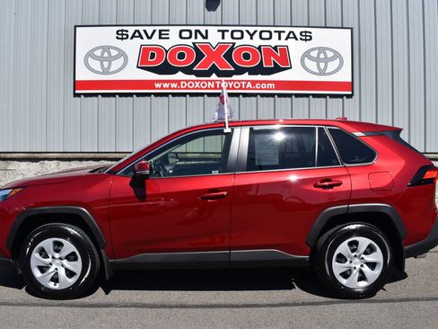 Used 2025 Toyota RAV4 LE image 4