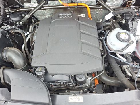 Used 2020 Audi Q5 e Prestige w/ Prestige Package image 28