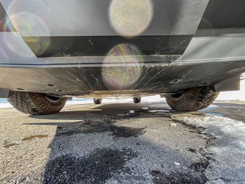 Used 2024 Tesla Cybertruck AWD Crew Cab image 39