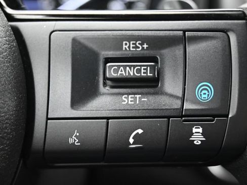 Used 2023 Nissan Rogue SV AWD/4WD image 27