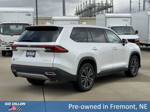 Used 2024 Toyota Grand Highlander AWD Hybrid image 4