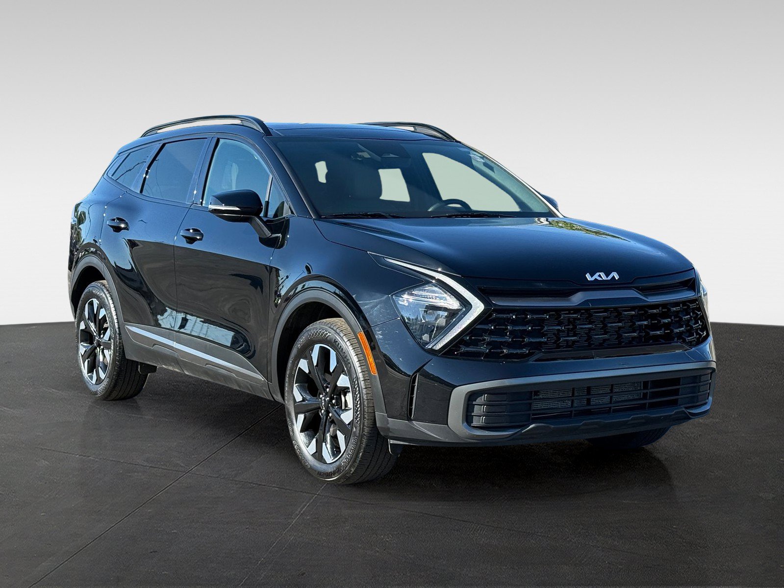 Used 2023 Kia Sportage X-Line w/ X-Line Premium Package AWD/4WD image 3