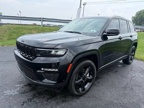 Used 2024 Jeep Grand Cherokee Limited w/ Luxury Tech Group II AWD/4WD image 4
