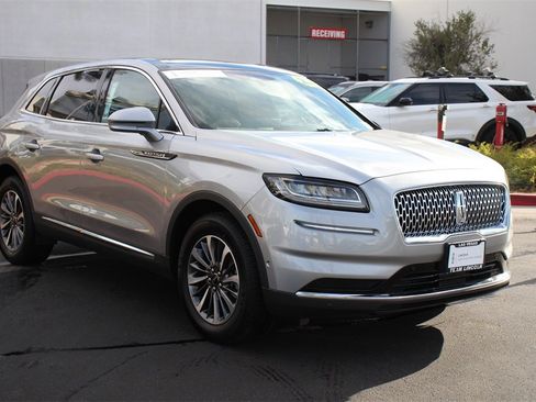 Certified 2022 Lincoln Nautilus Reserve image 8