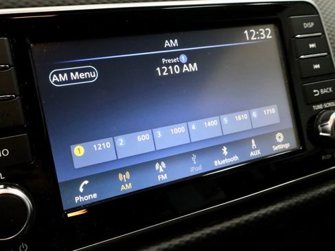 Used 2024 Nissan Kicks S image 3