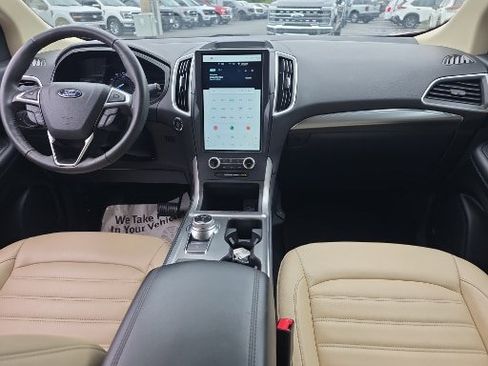 Certified 2022 Ford Edge SEL w/ Convenience Package AWD/4WD image 2