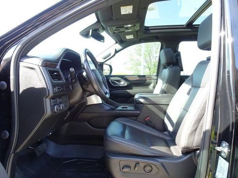Used 2023 Chevrolet Suburban Z71 image 9