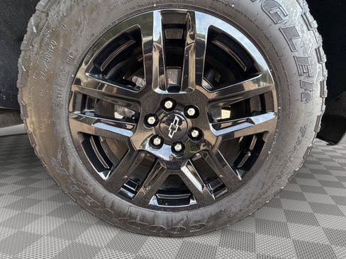 Used 2024 Chevrolet Silverado 1500 Custom w/ Turbomax Blackout Package RWD image 13