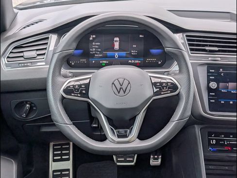 Certified 2023 Volkswagen Tiguan SE R-Line FWD image 12