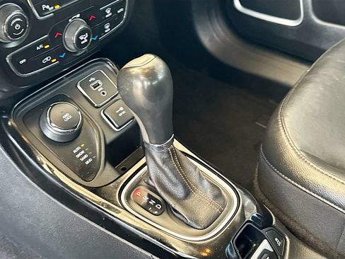 Used 2018 Jeep Compass Limited AWD/4WD image 21