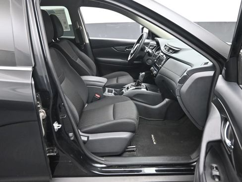 Used 2020 Nissan Rogue SV FWD image 9