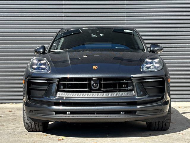 Certified 2026 Porsche Macan AWD/4WD image 10