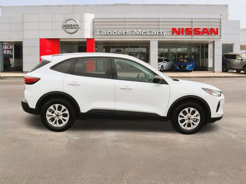 Used 2025 Ford Escape Active image 2