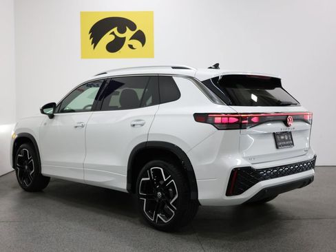 Used 2025 Volkswagen Tiguan SEL R-Line AWD/4WD image 9