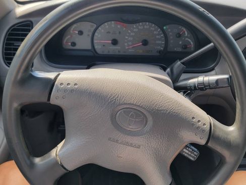 Used 2002 Toyota Sequoia SR5 w/ Preferred Pkg RWD image 22