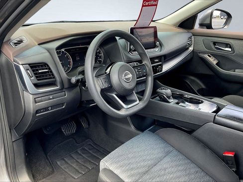 Used 2023 Nissan Rogue SV image 14