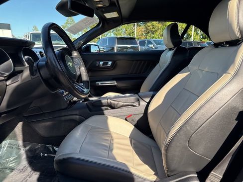 Used 2022 Ford Mustang Premium image 9