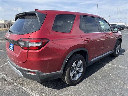 Used 2025 Honda Pilot EX-L image 4