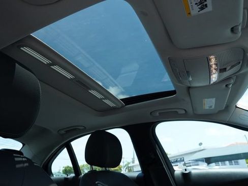 Used 2019 Mercedes-Benz C 300 Sedan image 25