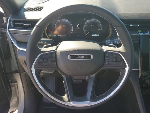 New 2025 Jeep Grand Cherokee L Altitude image 30