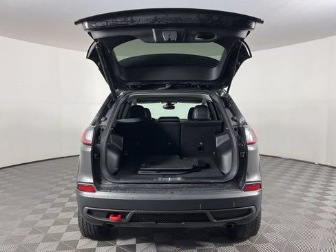 Used 2022 Jeep Cherokee Trailhawk w/ Comfort/Convenience Group AWD/4WD image 48