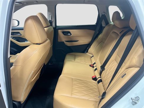 Used 2023 Nissan Rogue Platinum w/ Platinum Premium Package image 26