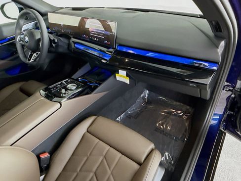 New 2026 BMW 540i xDrive w/ M Sport Package image 31
