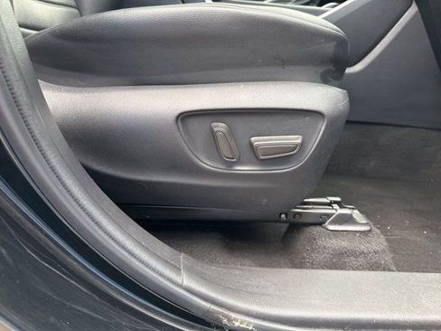 Used 2022 Toyota Highlander XLE AWD/4WD image 11