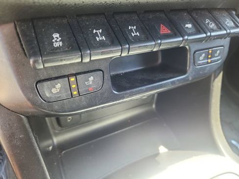 Used 2018 Chevrolet Colorado ZR2 AWD/4WD image 19