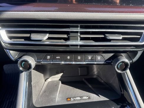 Used 2024 Chevrolet Traverse Z71 w/ Enhanced Driving Package image 24