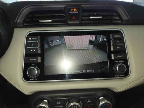 Used 2020 Nissan Versa SV FWD image 32