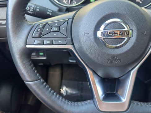 Used 2018 Nissan Rogue SL w/ Premium Package FWD image 21