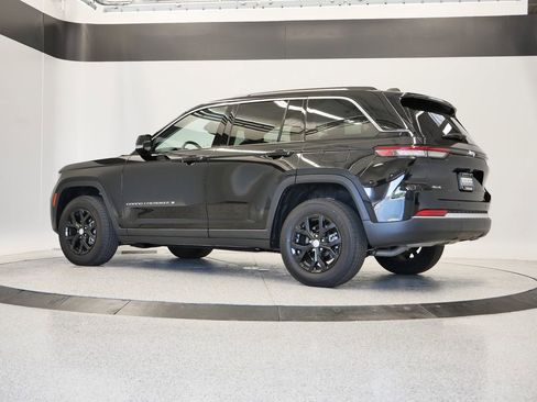 Certified 2023 Jeep Grand Cherokee Limited image 46