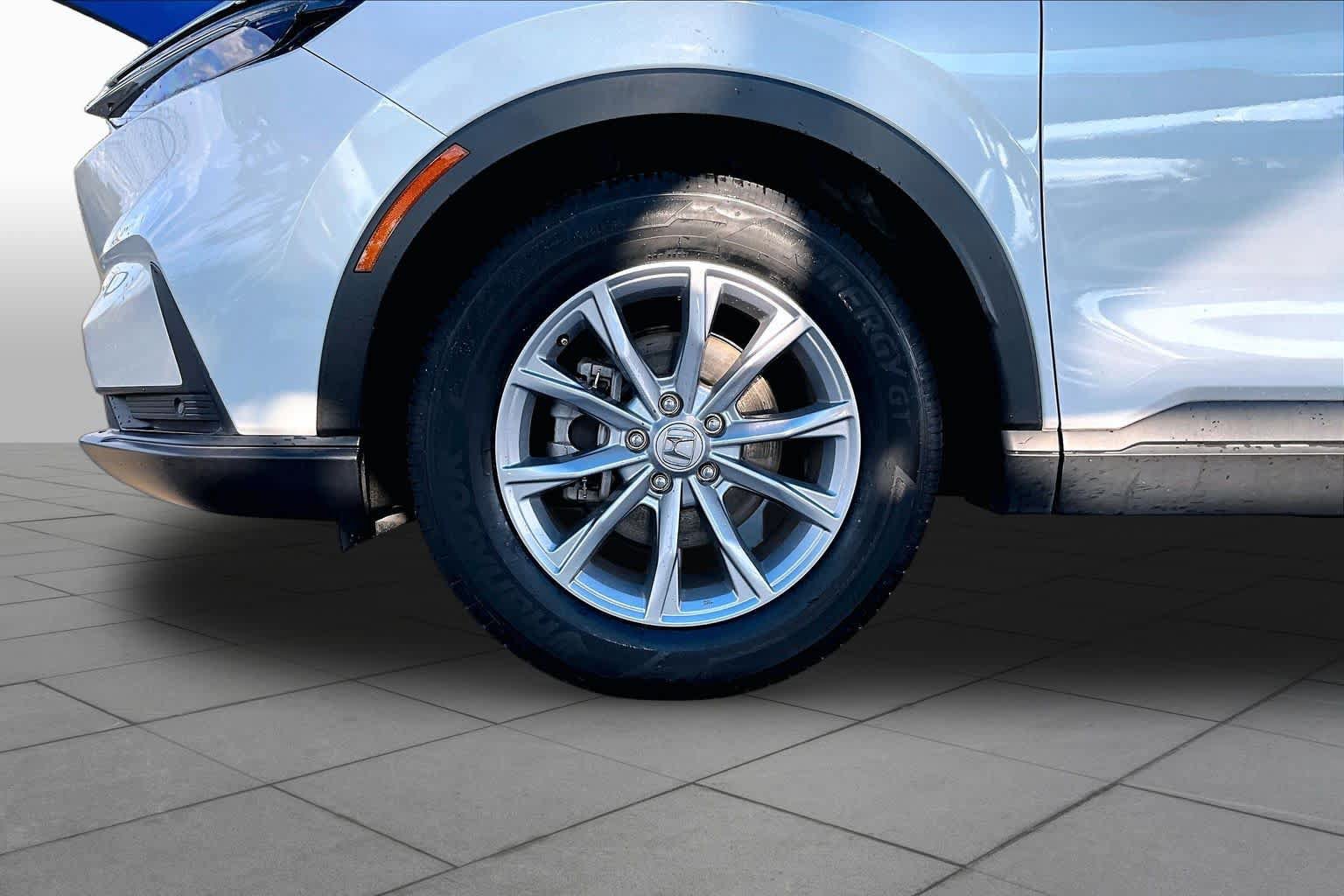 Used 2023 Honda CR-V EX-L image 10