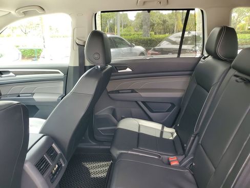 Used 2022 Volkswagen Atlas SE FWD image 12