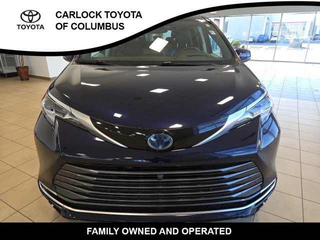 Used 2022 Toyota Sienna Platinum AWD/4WD image 5