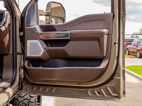 Used 2026 Ford F250 King Ranch w/ Chrome Package image 38