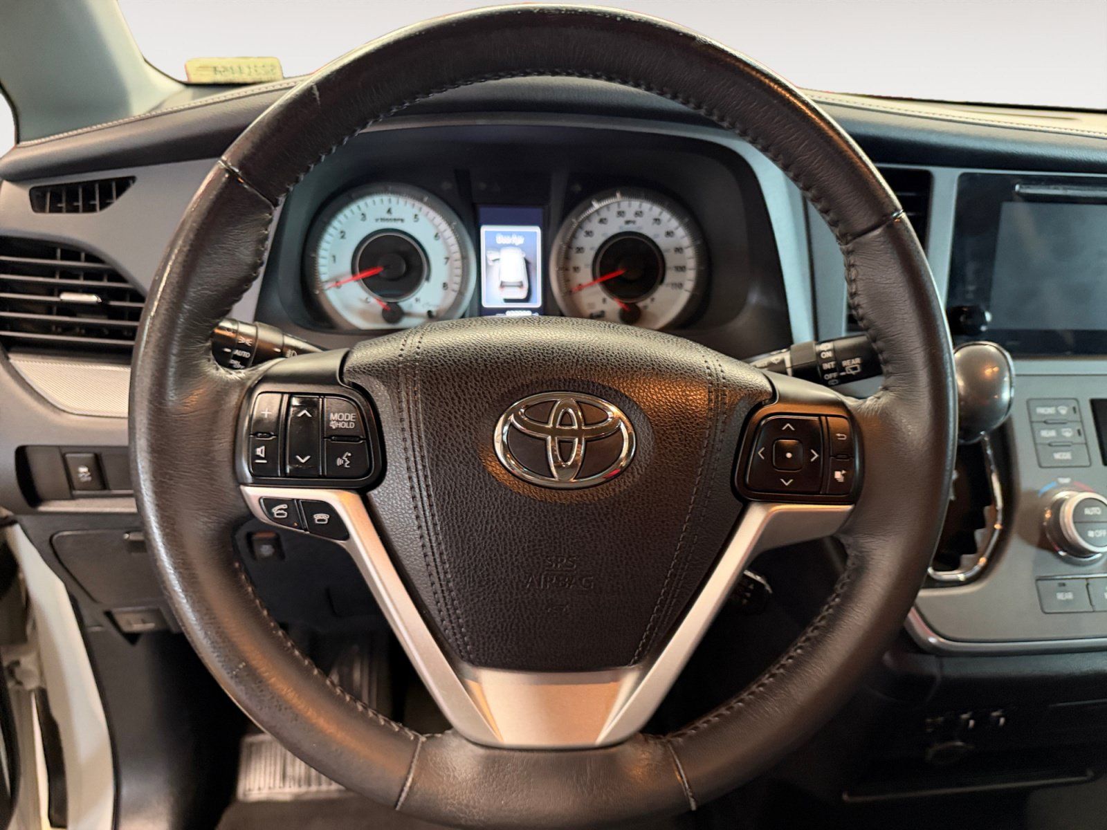 Used 2017 Toyota Sienna SE FWD image 14
