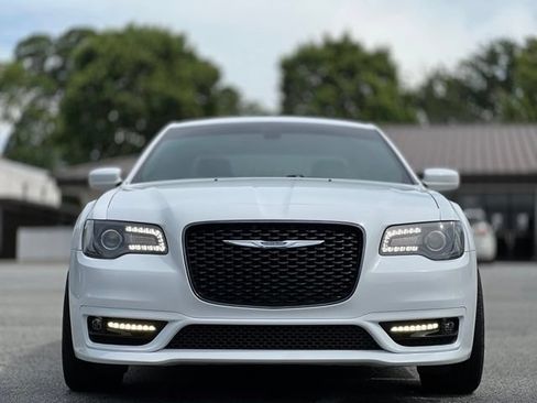 Used 2019 Chrysler 300 S w/ S Model Appearance Package RWD image 2