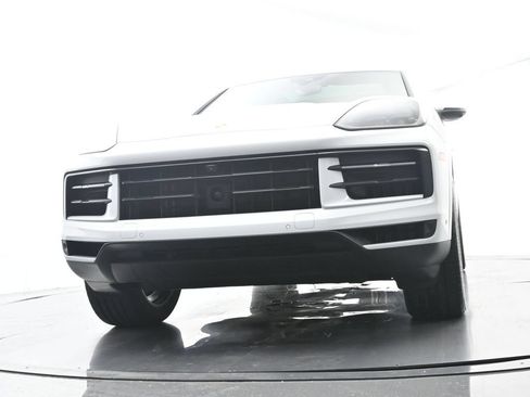 Certified 2024 Porsche Cayenne Coupe AWD/4WD image 56