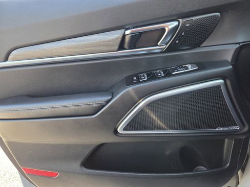 Used 2022 Kia Telluride SX w/ SX Prestige Package image 21