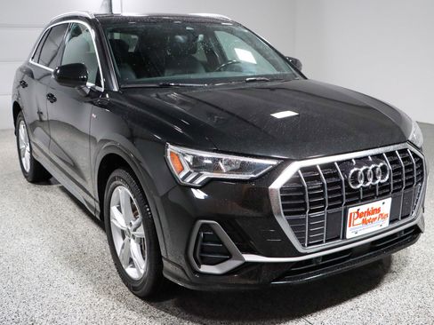 Used 2022 Audi Q3 2.0T Premium Plus w/ Premium Plus Package image 5