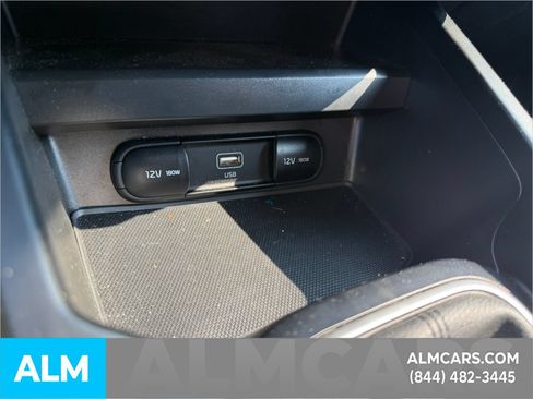 Used 2025 Kia Soul LX w/ LX Technology Package FWD image 17