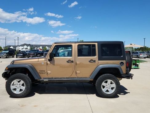 Used 2015 Jeep Wrangler Unlimited Sport w/ Quick Order Package 24S AWD/4WD image 2