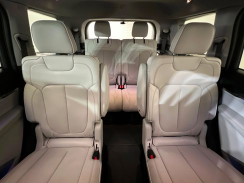 Used 2022 Jeep Grand Cherokee L Overland image 27