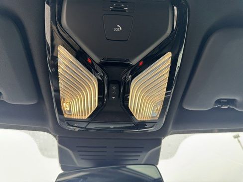 Used 2025 BMW X5 xDrive50e image 19